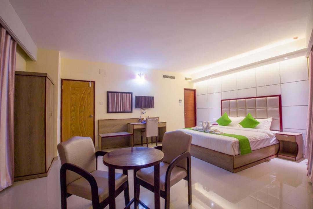 סילט Hotel Mira Garden מראה חיצוני תמונה